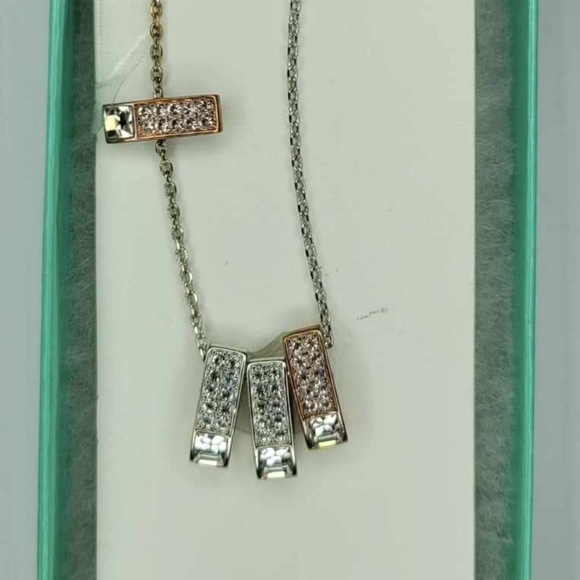 Set of earrings and necklace - Picture 2 of 2